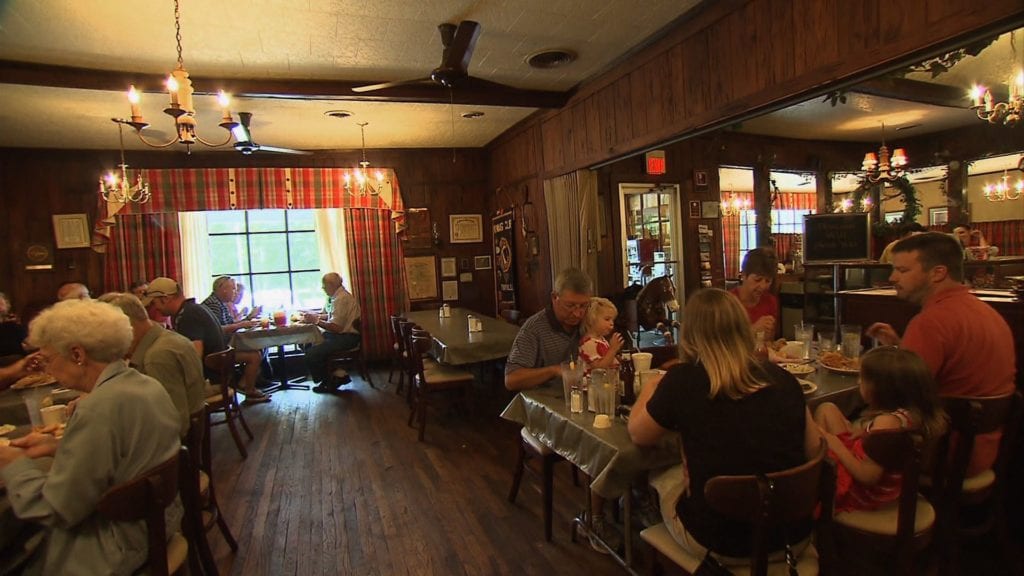 "dining" Tennessee Crossroads