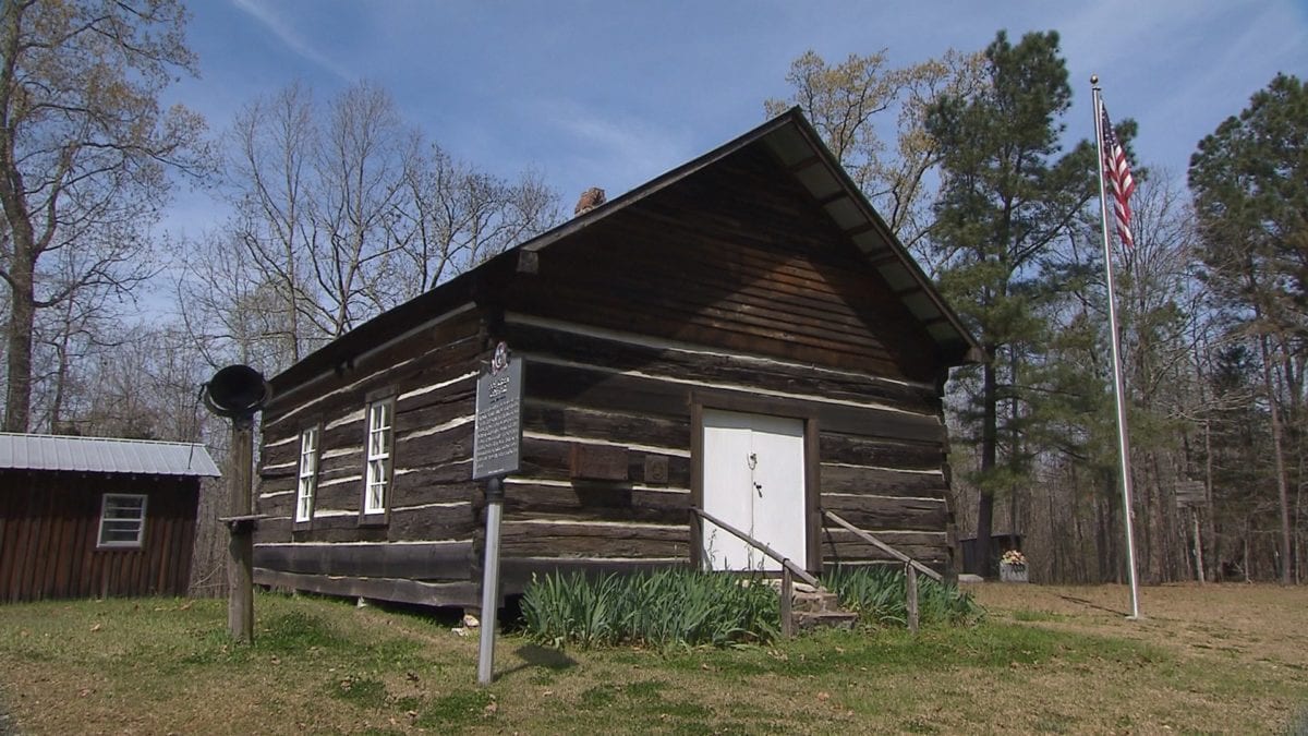 Historic Doe Creek Schoolhouse on NPT's Tennessee Crossroads