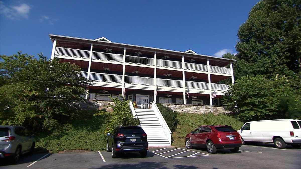 Hippensteal's Mountain View Inn on NPT's Tennessee Crossroads