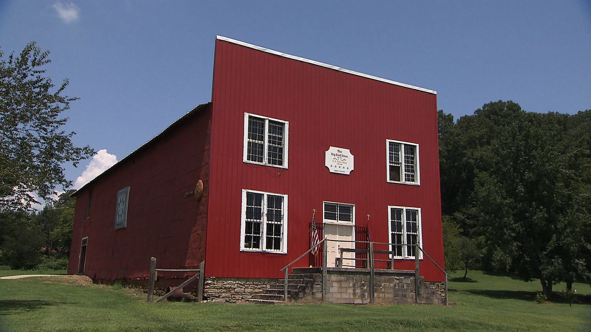 Big Red Store | Tennessee Crossroads | NPT