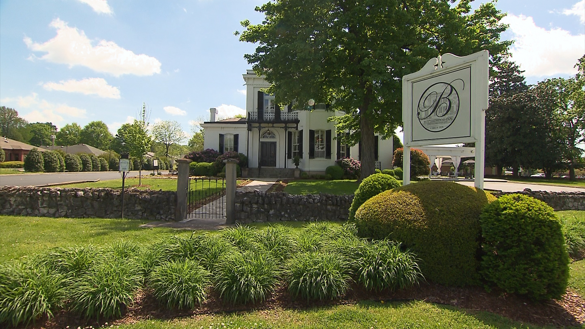 Blythewood Inn Bed and Breakfast - Tennessee Crossroads - Episode 3249.2