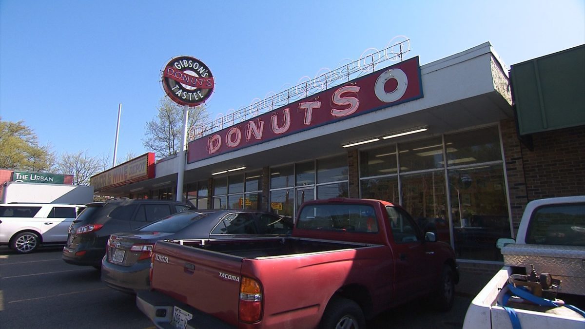 Gibson's Donuts on NPT's Tennessee Crossroads