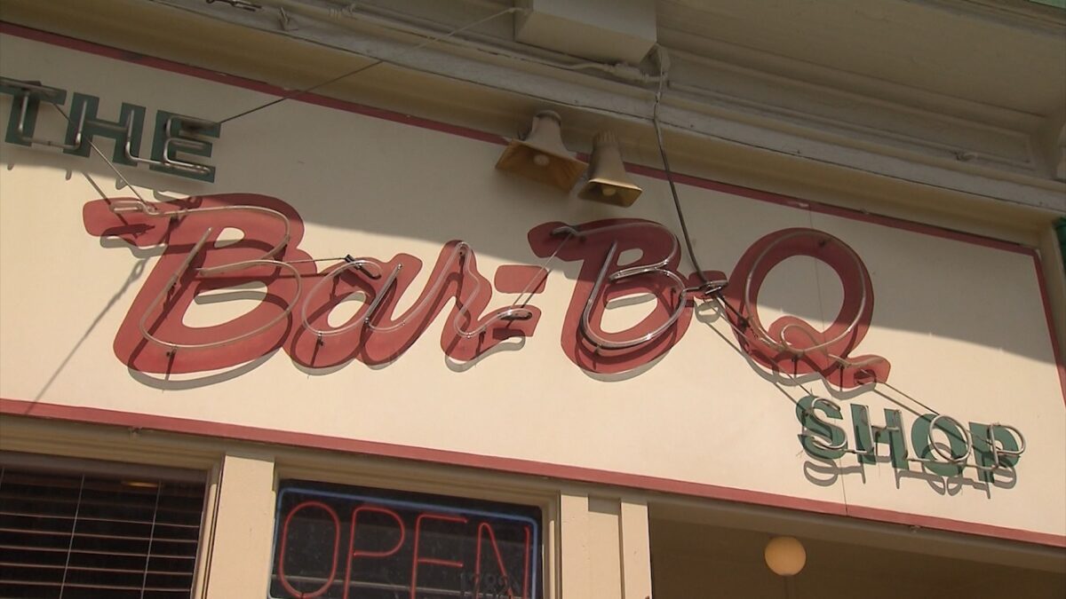 The Bar-B-Q Shop on NPT's Tennessee Crossroads