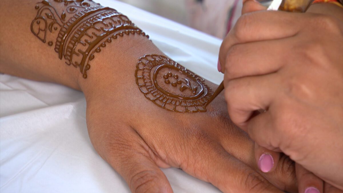 Henna Hands Artist on NPT's Tennessee Crossroads