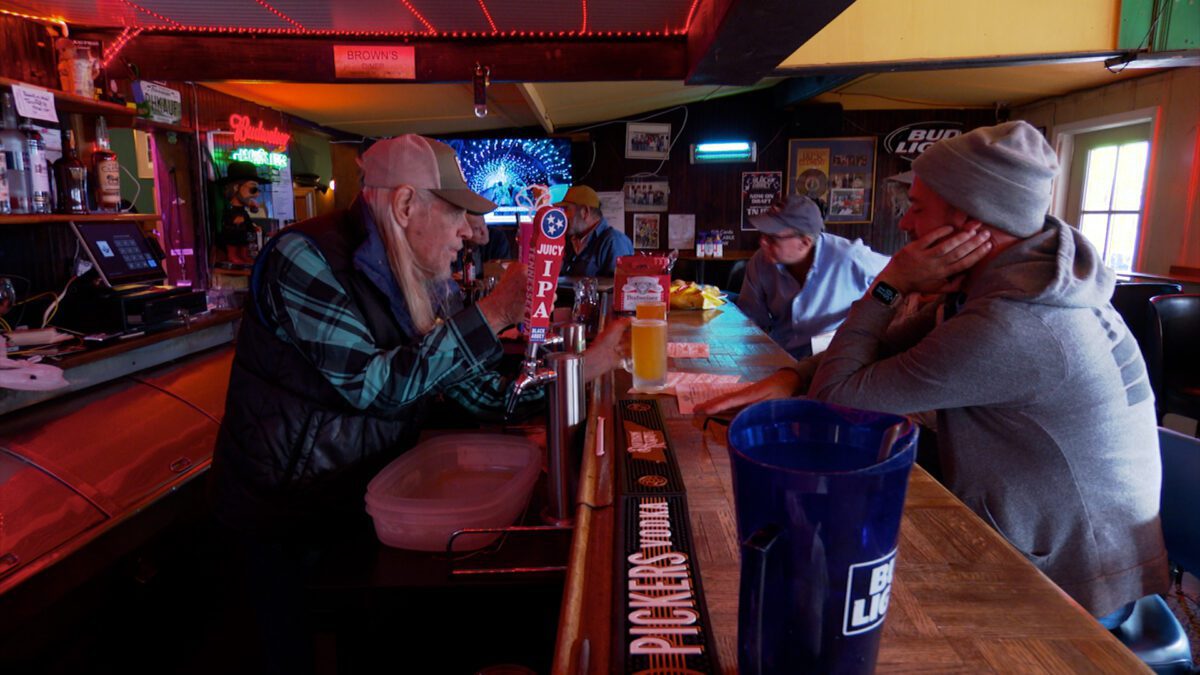 Brown's Diner on NPT's Tennessee Crossroads