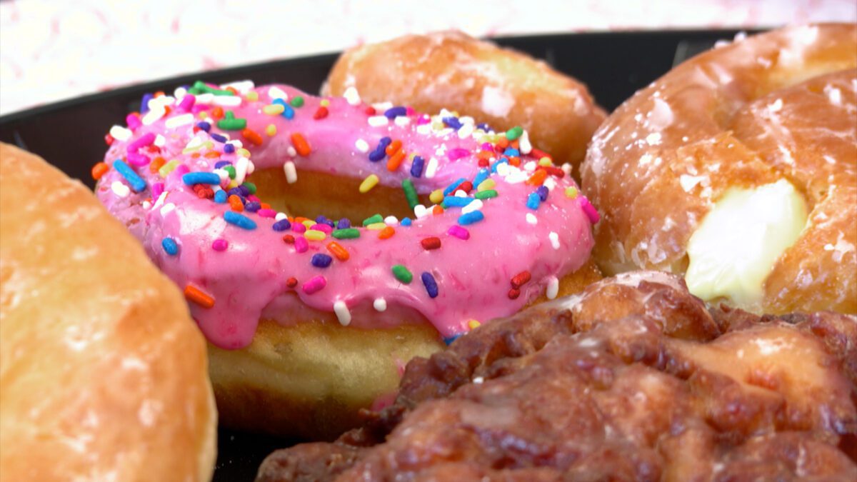 Fox’s Donut Den on NPT's Tennessee Crossroads