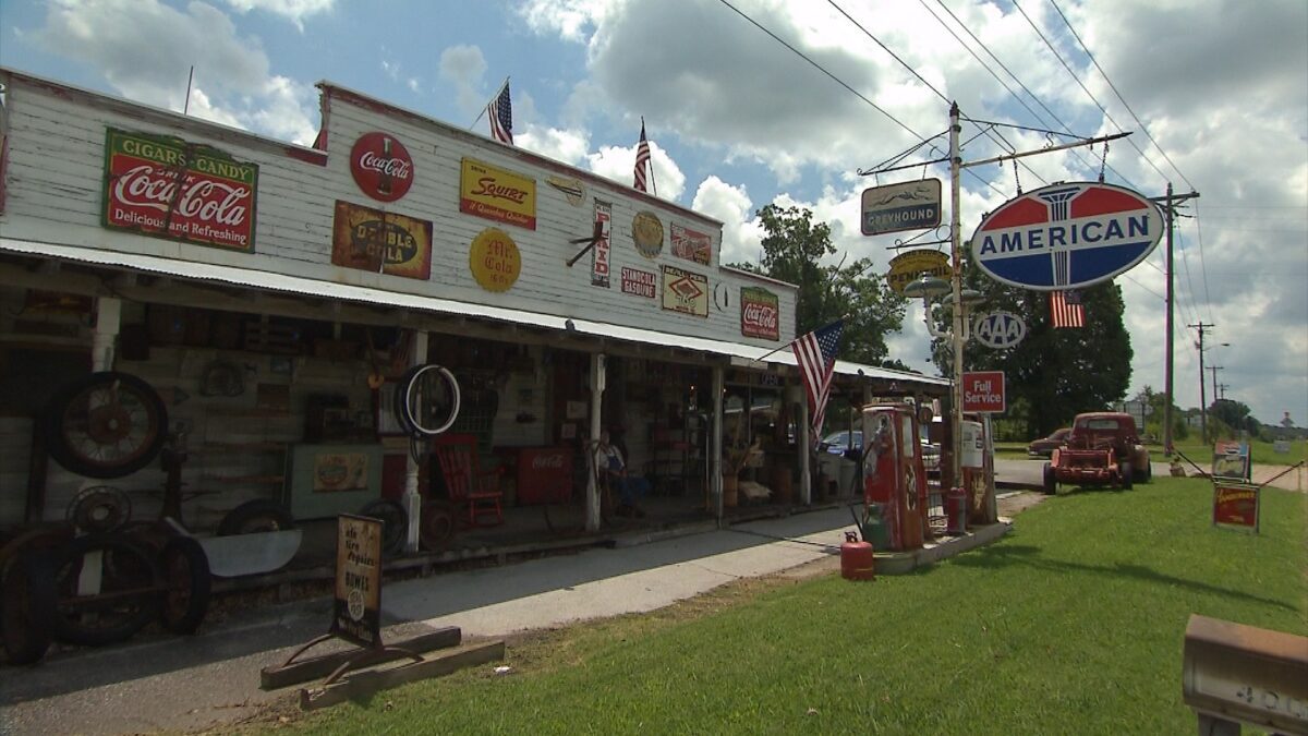 Ike's Amish Depot and General Store on NPT's Tennessee Crossroads