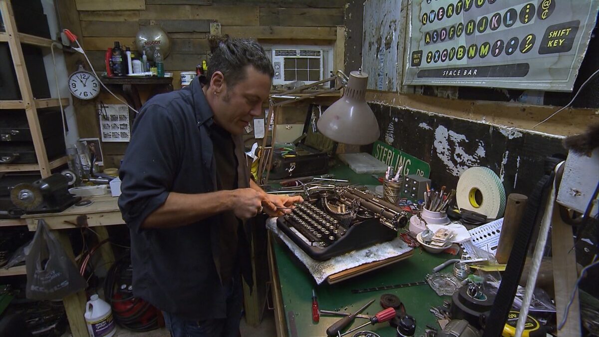 Typewriter Collector - Kirk Jackson on NPT's Tennessee Crossroads