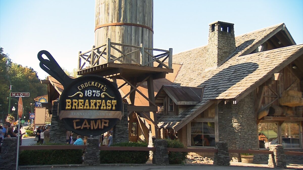 Crockett's Breakfast Camp on NPT's Tennessee Crossroads